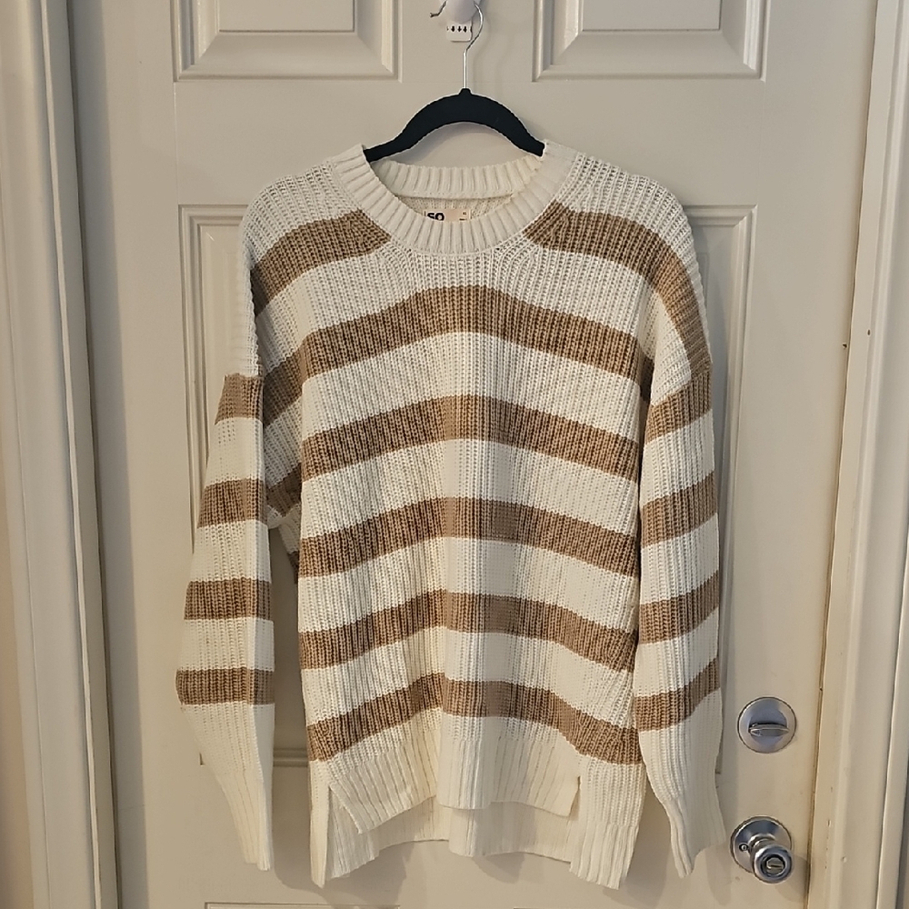 SO White and Tan Knit Sweater